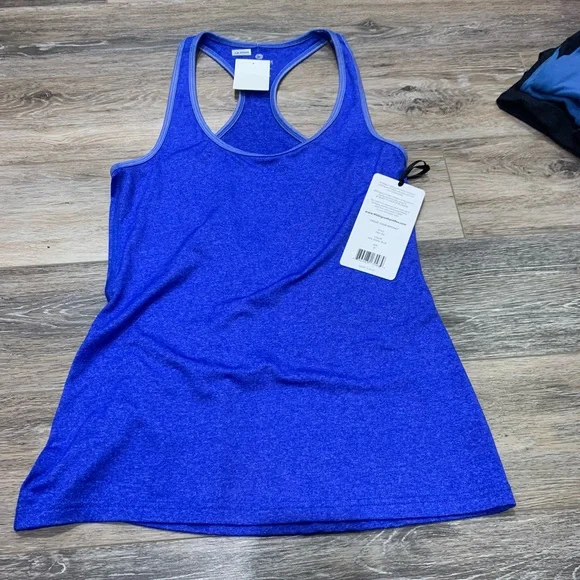 Workout top - Picture 1 of 1